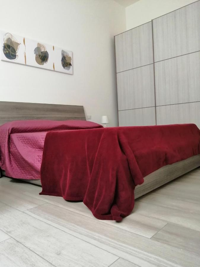 Appartamento Comodo Per Milano E Rho Fiera Luaran gambar