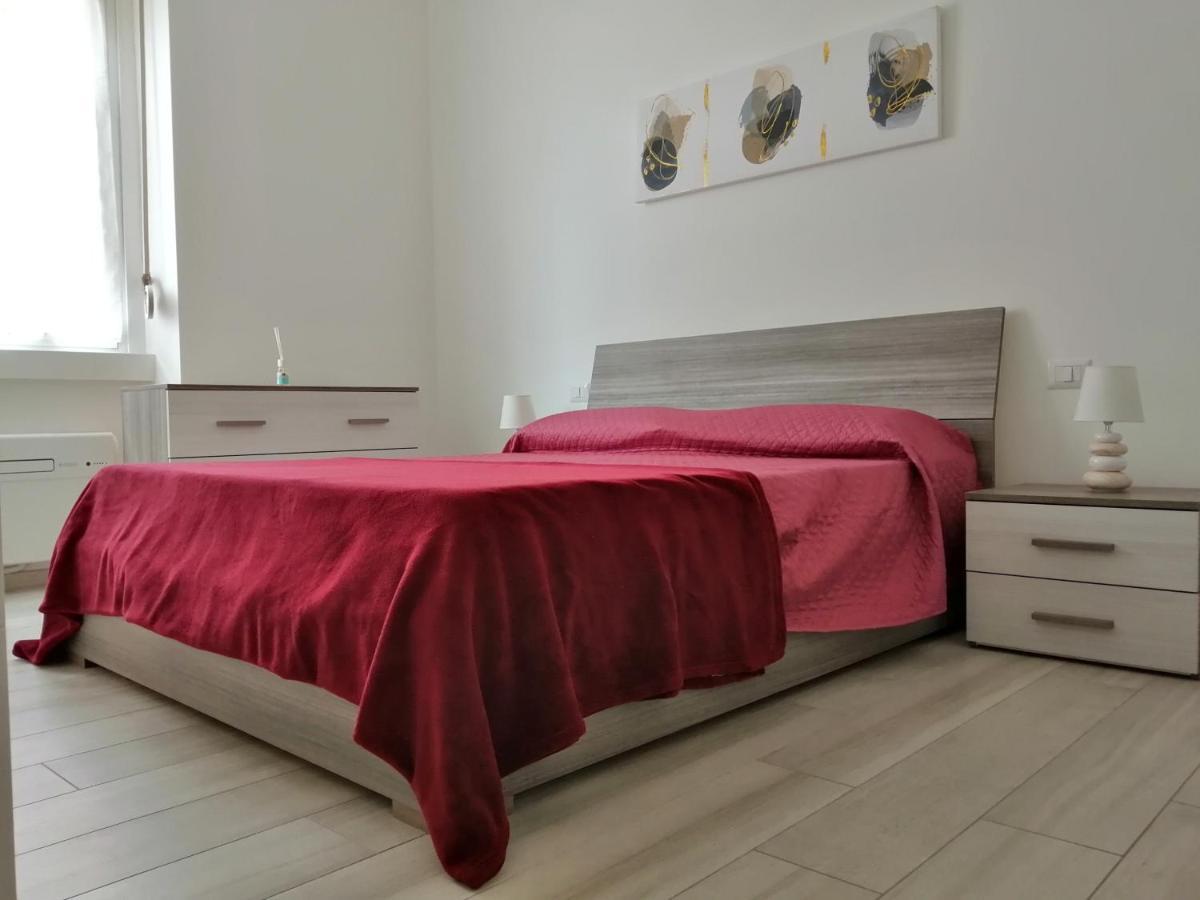 Appartamento Comodo Per Milano E Rho Fiera Luaran gambar
